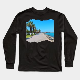 Beautiful photography of ocean, palm trees and blue sky Long Sleeve T-Shirt